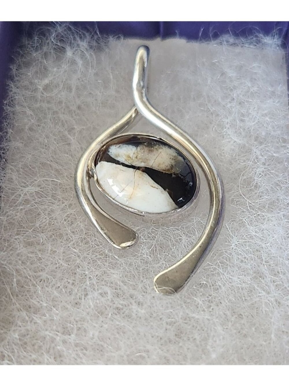 Pendant Peanutwood Wishbone Shape4.1 gr stone 15 x 10 mm Jerry & Fran Harr Silve